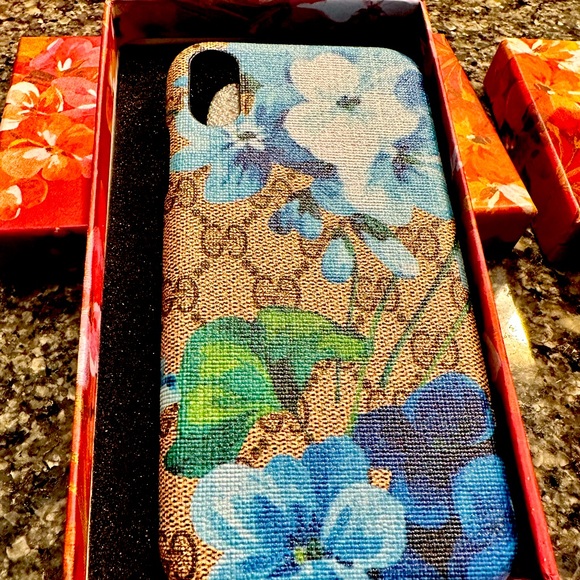 iPhone XR case - Picture 2 of 3